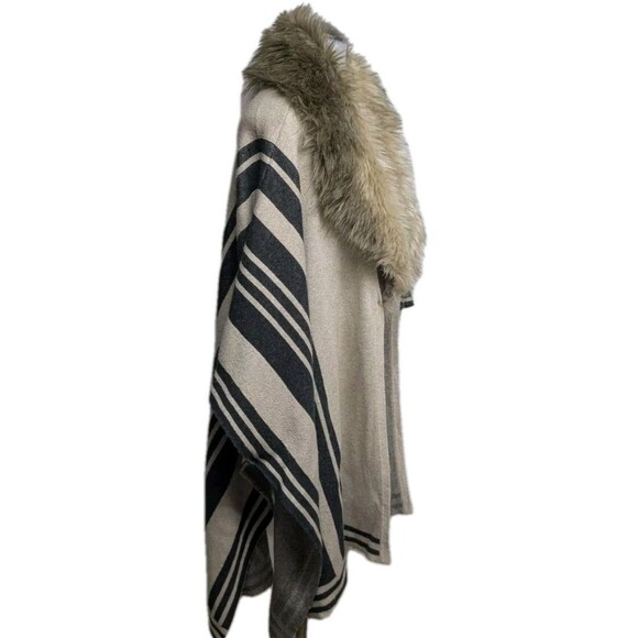 Merona Shawl Cape Removable Faux Fur Neck Poncho Outer Shell Layer Look S/M - Picture 5 of 10